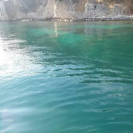 Face à La Et Du Port
